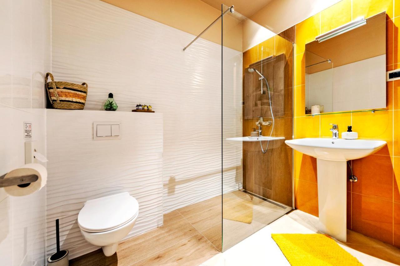 Room And Apartments Antea Rovinj Exterior foto