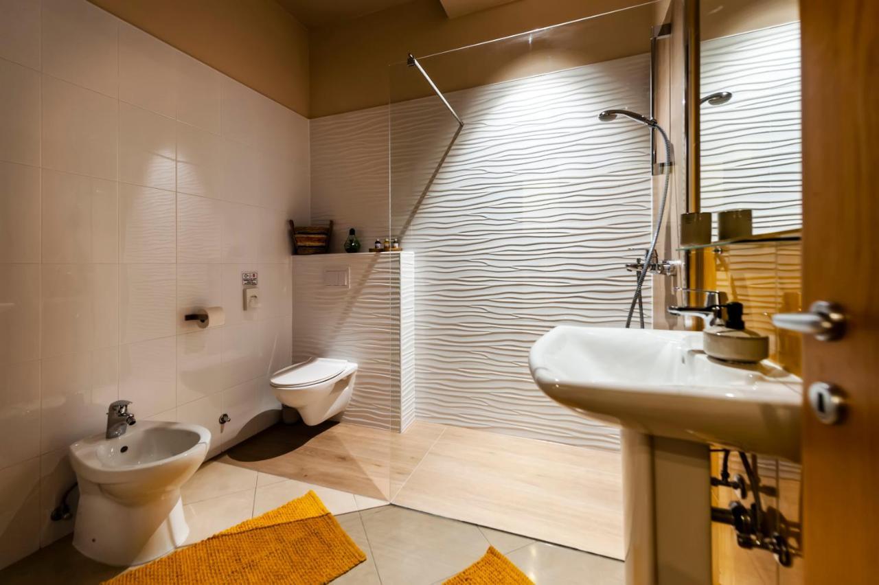 Room And Apartments Antea Rovinj Exterior foto