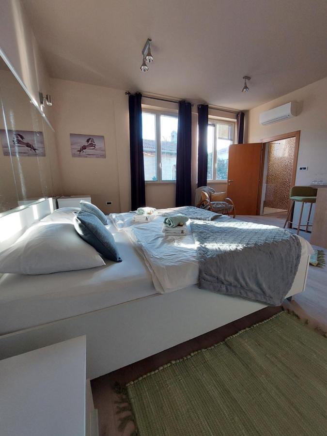 Room And Apartments Antea Rovinj Exterior foto