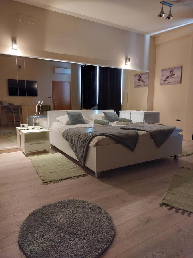Room And Apartments Antea Rovinj Exterior foto