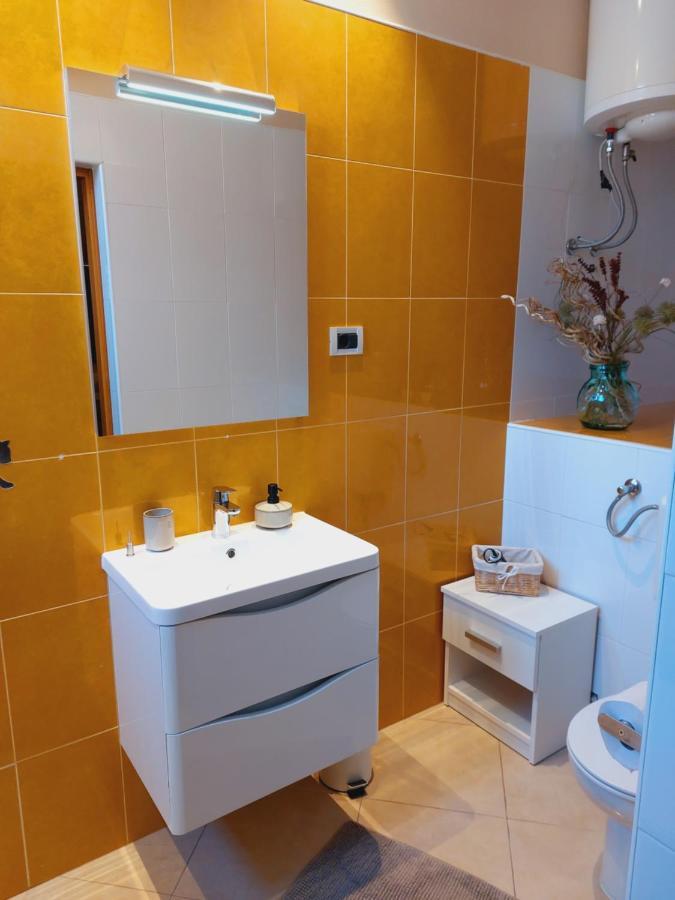 Room And Apartments Antea Rovinj Exterior foto